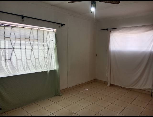 3 BEDROOM FREEHOLD FOR SALE IN RAISETHORPE